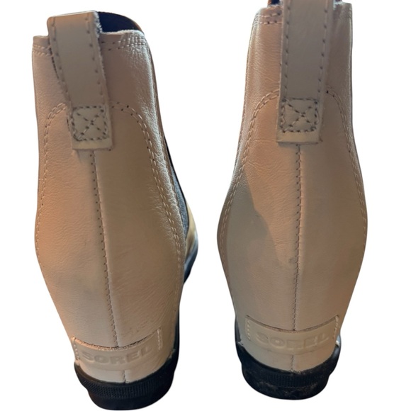 SOREL  Joan Of Arctic Leather
Wedge Chelsea Boots in Carmel Brown White,size 9 - Picture 7 of 12